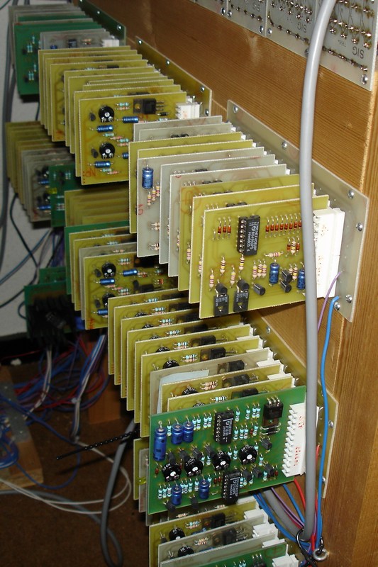 Een deel van de Mecktronics elektronica onder de baan.