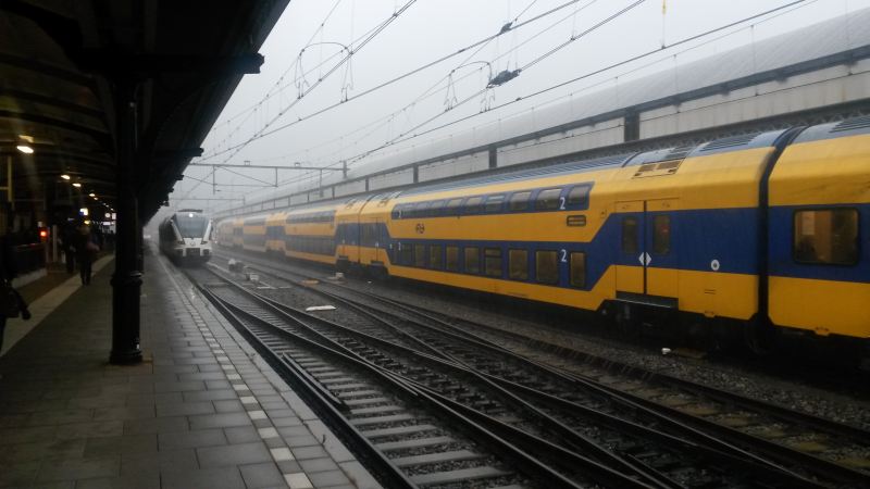 Nijmegen met ruim meer ruimte tussen gevarenzone en geleidetegels.