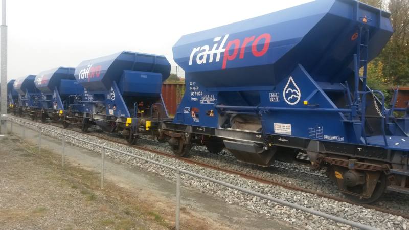 Laatste variant Fccpps Railpro stofarm lossen met afzonderlijke waterbakken (afb. Wilco Vermeer)