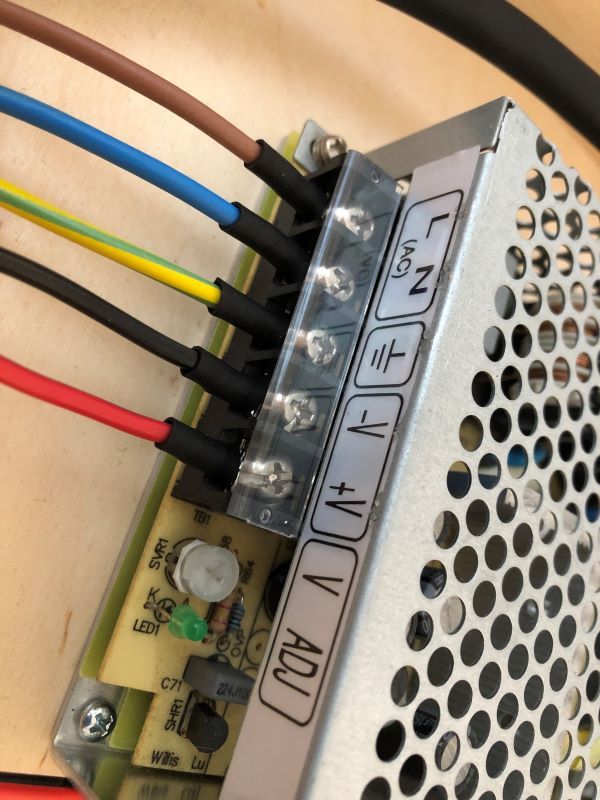 12 volt voeding voor de DR4018