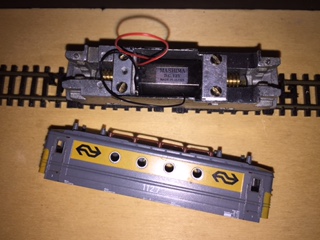 De eerste test met een analoge spanning. Mechanisch is alles OK, motortje loopt fluisterstil.