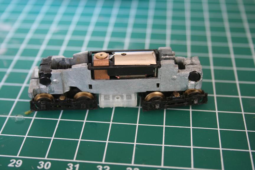 De mee geprinte dieseltank past precies rond de donor.